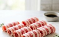TỪ QUÁN NƯỚNG BÌNH DÂN ĐẾN NHÀ HÀNG CAO CẤP: BA RỌI BÒ MỸ CUỘN LUÔN HỢP VỊ