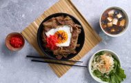 KHÁM PHÁ BA CHỈ BÒ MỸ QUA MÓN GYUDON – CƠM BÒ CHUẨN NHẬT
